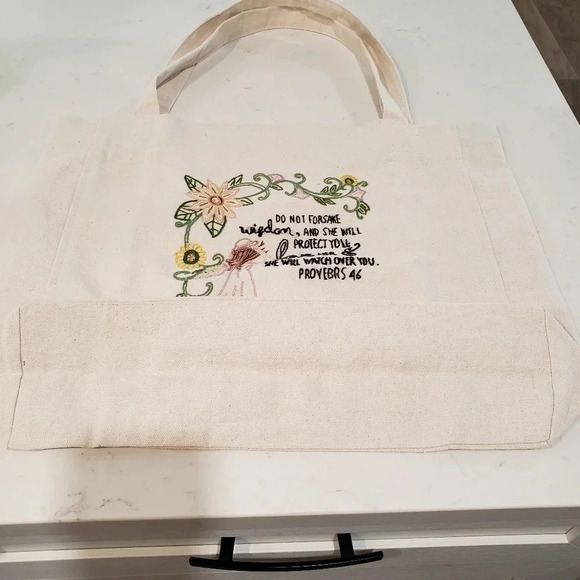 Handmade Embroidered Canvas Totebag - Picture 4 of 8